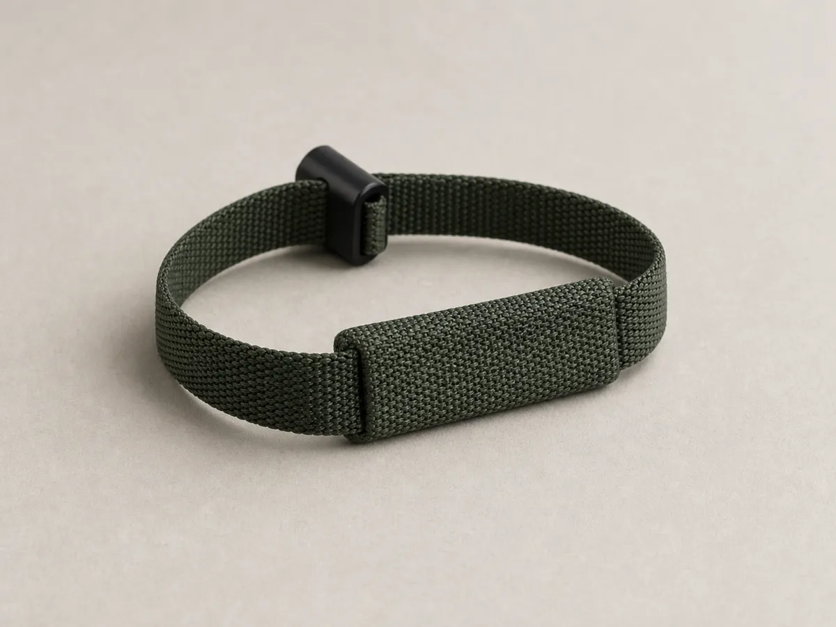 Woven fabric wristband, product photograph
